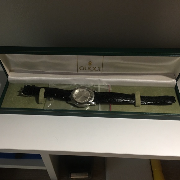 Silver Plated Vintage Gucci Watch - Picture 1 of 3